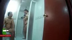 تشغيل جلسة ساخنة من الرغوة ومارس الجنس مع أنوثته الكبيرة adr0342