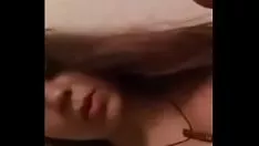 Reproduzir Os espanhóis, senhorita, comem um grande sashay