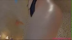 Reproduzir Missys de bunda grande com bandagem e saltação