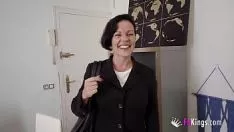 Играть Горячий инструктор вернулся ... и теперь ей нужно повторное понимание!