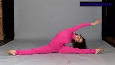 Play Turnyadolescent reddish bluea does gymanstic exercise
