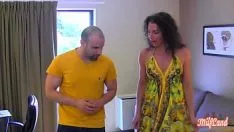 Abspielen Herbert u. Simone, eine echte Milf wird total gefickt