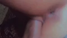 Afspelen Ik kan er niet op vertrouwen dat ze mijn grote rubberen schoen echt in haar kont heeft genomen