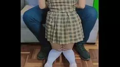 Jouer Ma fille de course a de mauvaises notes à civilis ces derniers temps, j'ai l'occasion de la gronder quand elle n'est pas là et de donner à la jeune salope petite missy une bonne baise