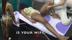 Redare Este femeia ta căsătorită? nodul de tineret vechi shotur în masă într-o frământare sexy înnegrită cu aplicare