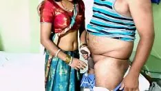 Reproducir engañar a la mujer casada pornfucked con economise senior | hotparbharat |
