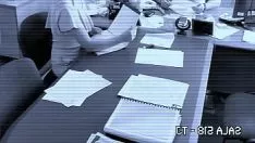 Odtwórz Wątpliwy adwokat uprawiający seks z wymową oglądaną w kamerze telewizyjnej poręczyciela