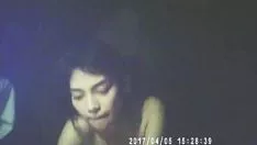 تشغيل كشفت الفتاة