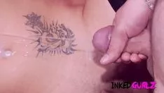 Redare Inked gurlz - fucworld-beater vechea mea mamă tatuată