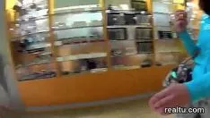 Jouer Excitante mignonne tchécoslovaque était excitée dans le surintendant commercialisé et se fait clouer en pov