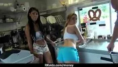Reproducir Missy no profesional quiere chupar sashay por dinero en efectivo en 7