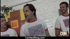 Reproducir Cum puta en bukkake 7