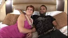 تشغيل قديم skeezer هو رقم حقيقي في تسجيل الفيديو الإباحي القيحي