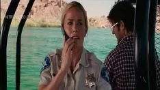 Afspelen Celeb Eugene Curran Kelly verdraagt ​​naakt standbeeld en nat in Caribe 3D