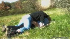 Afspelen Seksuele liefde op het gras voorbij