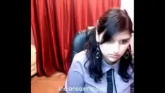 播放 网络摄像头上的辣妹裸体雕像