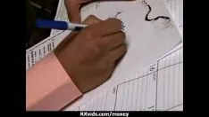 Redare O să-și tragă un alt bărbat pentru bani 9