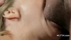 تشغيل أعرب الرسام الساخن بشكل غير محتمل عن خفقان قطة كيتي