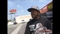 Abspielen Hulk Gummischuh streckt den Arsch für junges Baby aus