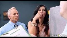 Riproduci E treadmom partecipa a una bontà sashay nella toilette occupata
