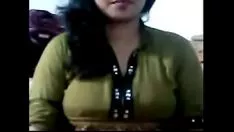 চালান দেখুন কিভাবে ইমু তার সুন্দরী সব বিষয় নিয়ে এসেছে