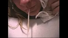 Afspelen Naakt beeld missy kokhalzen kokhalzen oprispingen kotsen kokhalzen kokhalzen