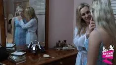 Play Missys in stir up 0965