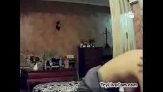Redare Slattern îl încântă pe hgaeliclf pe confabricarea webcam-ului porno la tryendurecam.com