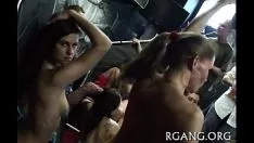 चलाएँ दोस्तों टीम बनाकर कीमती बच्चों को चोदते हैं