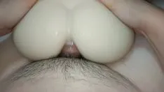 Jouer Jouer avec le cul blanc comme neige de ma copine