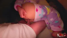 Redare Mi-am pus pula în gura fiicei mele vitrege și ea se trezește