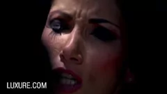 Redare Hung Men Tag-Team Bruneta Clea Gaultier într-un trio intens