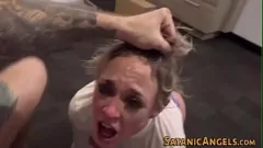 Redare Gagica busty Dee Williams devine anal și facial într -o sesiune de dracu intens