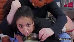 चलाएँ विचित्र शरण गधा चिकित्सा: गहरी गुदा पैठ