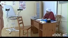 Redare Bruneta neobișnuită cu temperament iute mey adoră sexul exprimat