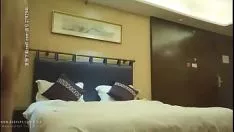 चलाएँ देश के किनारे पर स्वेप्टबैक और एक नीली-चिकनी बालों वाली वरिष्ठ हाई स्कूल-सम्मान पतली मिस्सी के साथ एक फिटिंग में सफल रहा, जो लाउंज में खेलता था और क्लिक करता था और बाद में घुड़सवारी करता था।
